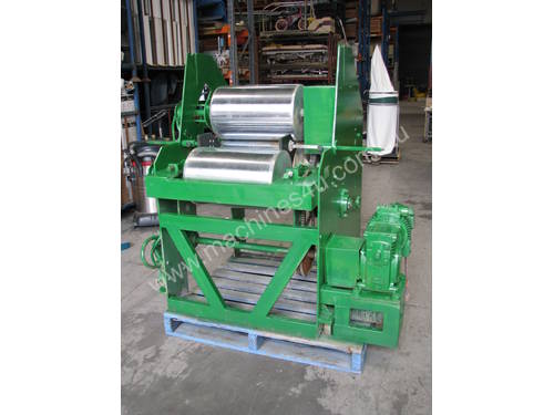 Large Industrial Triple Roller Mill