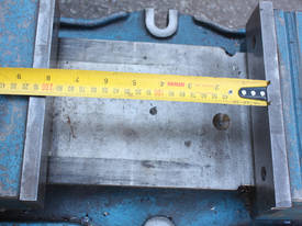  LARGE TRULOCK MILLING VICE 59KG 200mm 8inch - picture1' - Click to enlarge