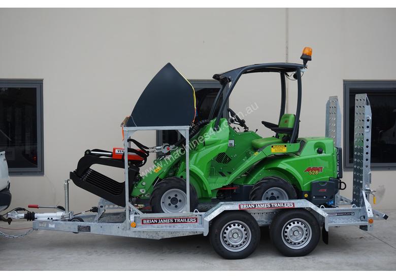 caption Avant 528 Articulated Mini Loader Trailer package