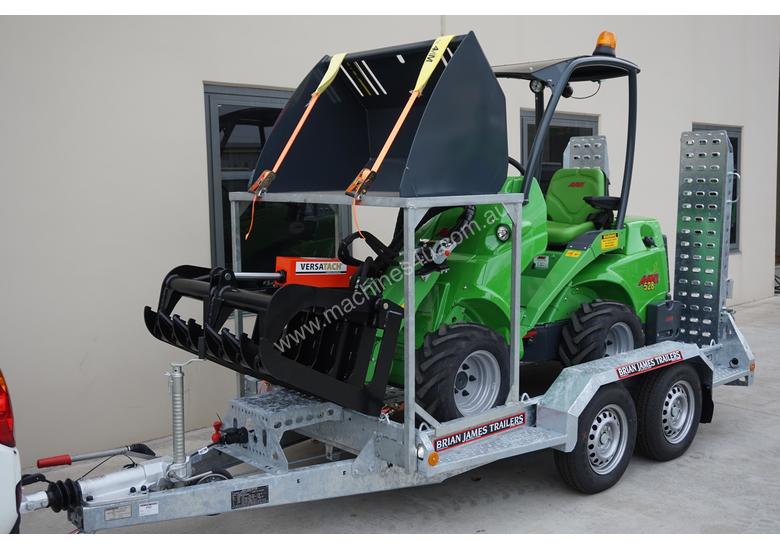 caption Avant 528 Articulated Mini Loader Trailer package