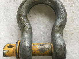 Bow Shackle 12 ton 32mm  - picture1' - Click to enlarge