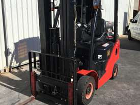Container Mast Forklift HC 1.8 TON (Low Hours, Full History) - picture1' - Click to enlarge