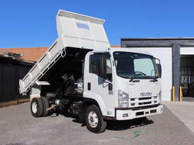 2008 isuzu FRR 500 TIPPER ONE OWNER FROM NEW LOW KM ONLY 178000 KM SOLD WITH RWC 3 MONTH REGO - picture1' - Click to enlarge