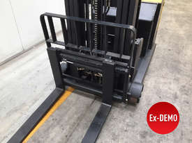 1.5T Walkie Stacker Ex-Demo - picture0' - Click to enlarge