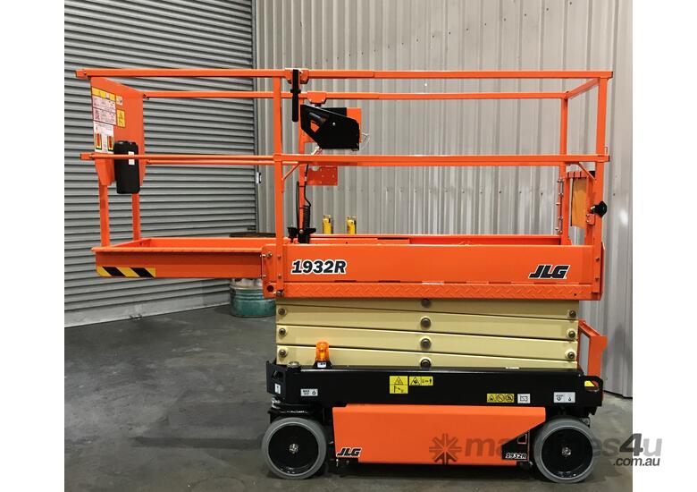 caption JLG R1932 19' Scissor Lift