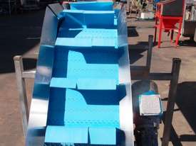 Incline Cleated Belt Conveyor. - picture0' - Click to enlarge