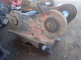 Turners Hydraulic Quick Hitch - ZX470 - picture1' - Click to enlarge