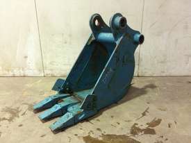UNUSED 390MM DIGGING BUCKET TO SUIT 11-15T EXCAVATOR D908 - picture0' - Click to enlarge