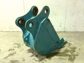 UNUSED 390MM DIGGING BUCKET TO SUIT 11-15T EXCAVATOR D908 - picture1' - Click to enlarge