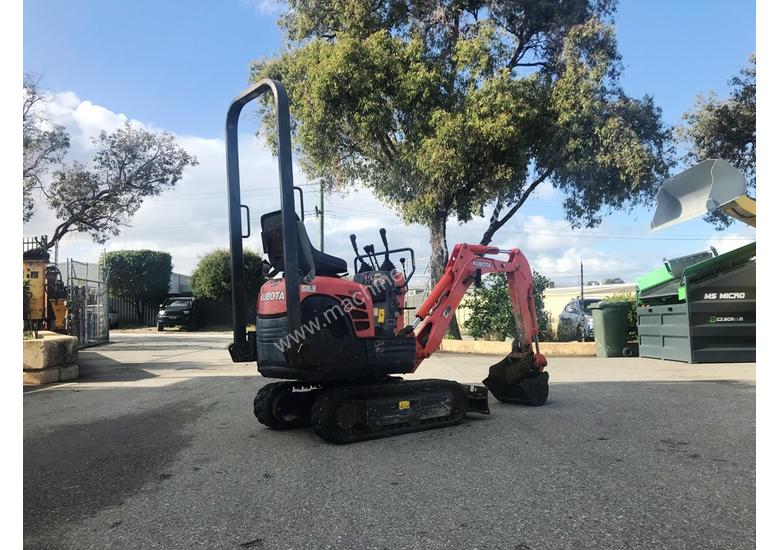 caption KUBOTA K008-3 MINI EXCAVATOR - 706
