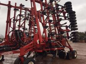Morris Maxim 3 Seeder Bar Seeding/Planting Equip - picture1' - Click to enlarge