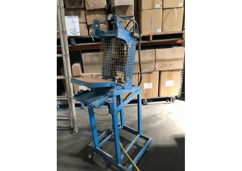 caption Pneumatic press
