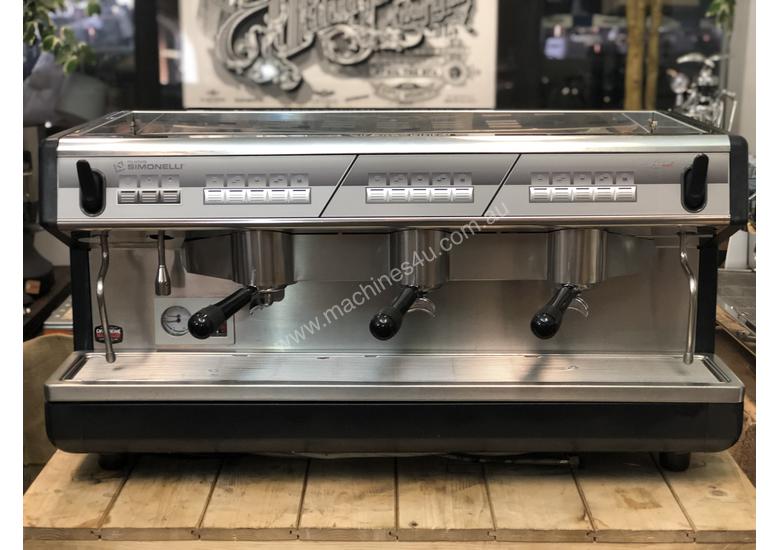 Click to view full size photos NUOVA SIMONELLI APPIA 3 GROUP ESPRESSO COFFEE MACHINE CAFE BUDGET