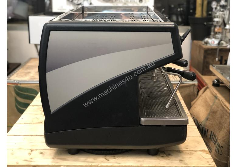 Click to view full size photos NUOVA SIMONELLI APPIA 3 GROUP ESPRESSO COFFEE MACHINE CAFE BUDGET