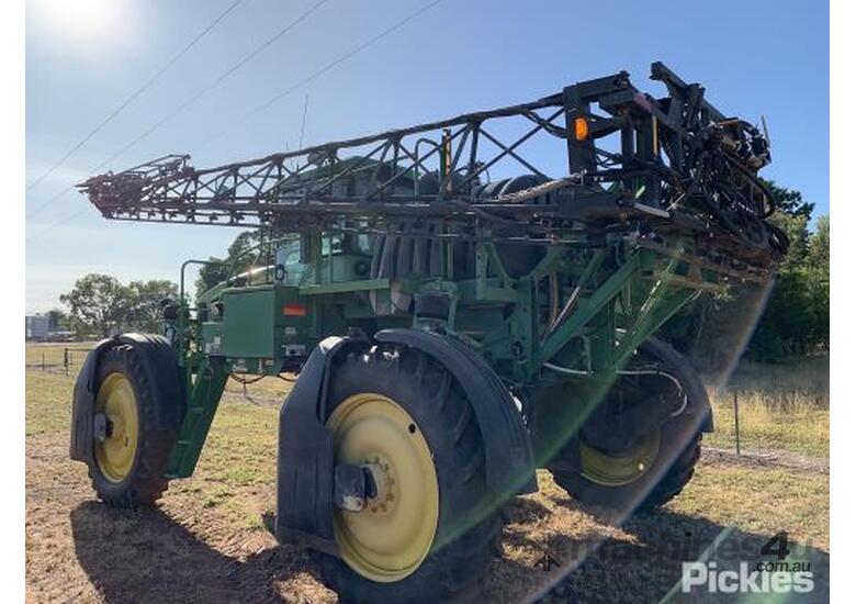 caption 2005 John Deere 4720