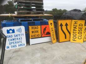 ROAD  WORKS/SPEED AND DIRECTIONAL SIGNS ALL IN  EX / CONDITION - picture1' - Click to enlarge