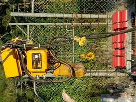 250 kg PWB Anchor Electric Chain Hoist + Motorised Trolley - picture0' - Click to enlarge