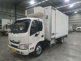 Hino Dutro 300 - picture1' - Click to enlarge