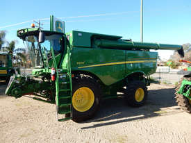 John Deere S670 Header(Combine) Harvester/Header - picture0' - Click to enlarge