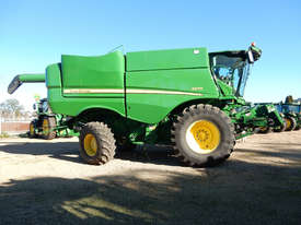 John Deere S670 Header(Combine) Harvester/Header - picture1' - Click to enlarge