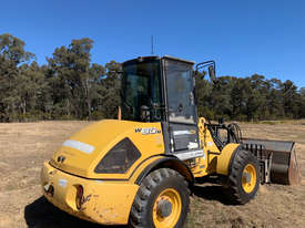 New Holland W80 Loader/Tool Carrier Loader - picture0' - Click to enlarge