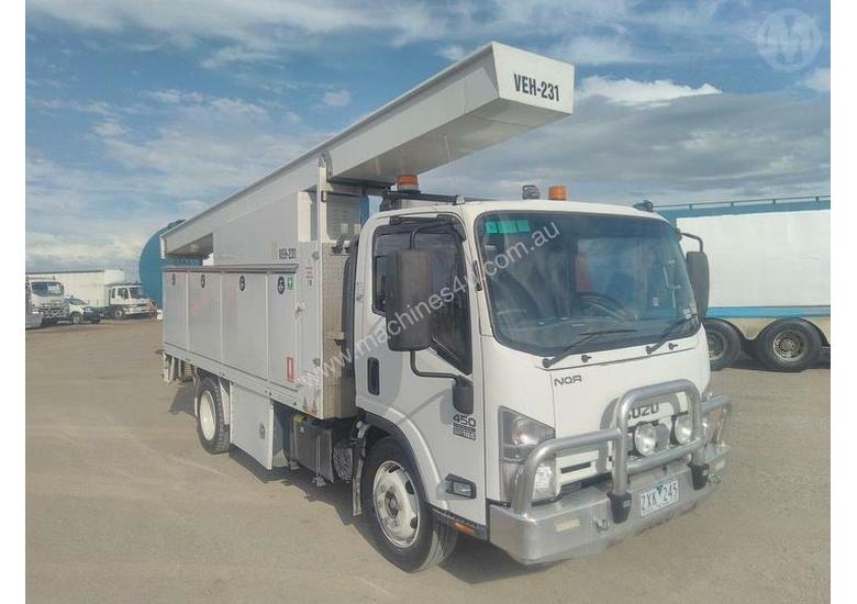 caption Isuzu NQR 450