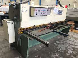 Just Traded - Quick Sale 2500mm x 4mm Hydraulic Guillotine - picture1' - Click to enlarge