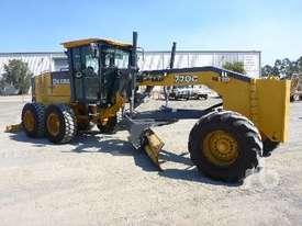 JOHN DEERE 770G Motor Grader - picture0' - Click to enlarge