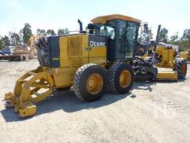 JOHN DEERE 770G Motor Grader - picture1' - Click to enlarge