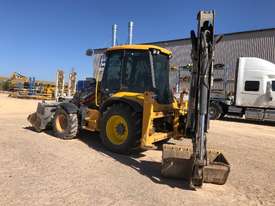 Volvo BL71B Backhoe  - picture2' - Click to enlarge
