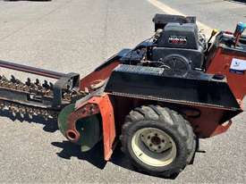 Ditch Witch 1820 Trenching Machine, 181 Hrs - picture1' - Click to enlarge