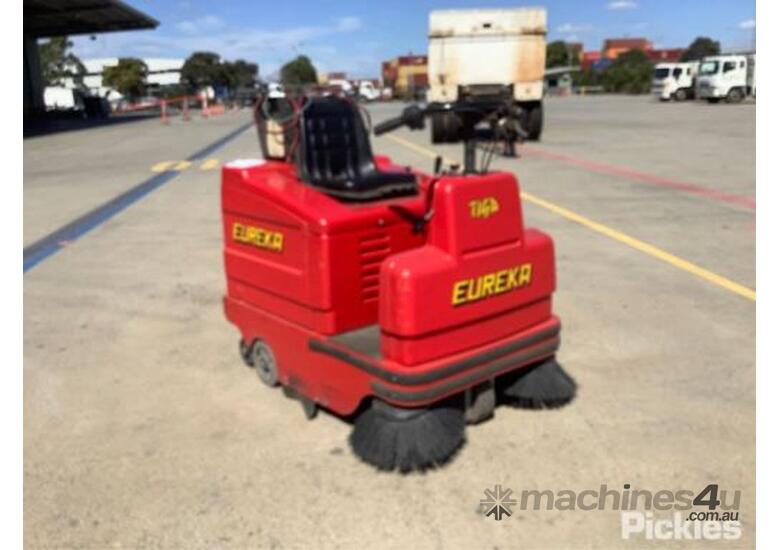 caption 2003 Eureka Tigra