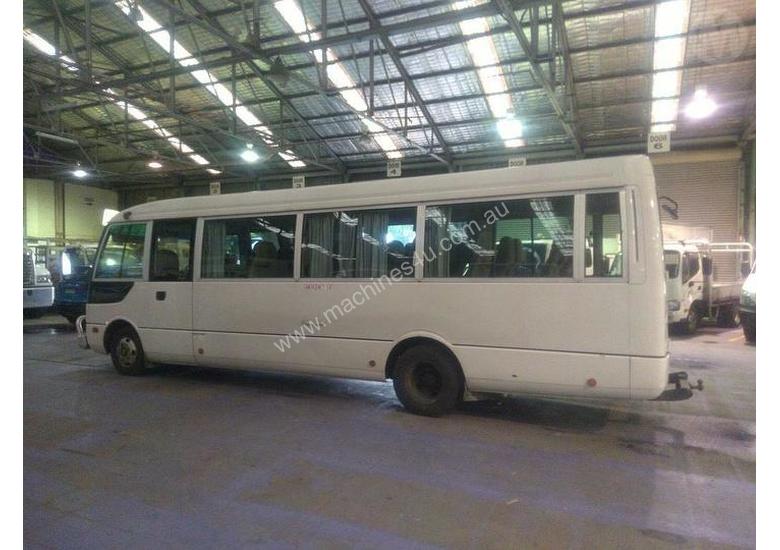 caption Mitsubishi Rosa