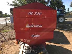 Kuhn Axera M 1102 - picture2' - Click to enlarge