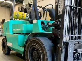 4.0 Tonne Contaner Mast Forklift - For Sale  - picture0' - Click to enlarge