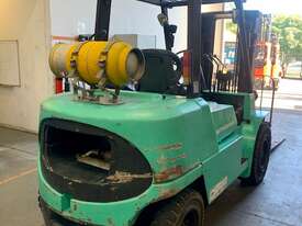 4.0 Tonne Contaner Mast Forklift - For Sale  - picture1' - Click to enlarge
