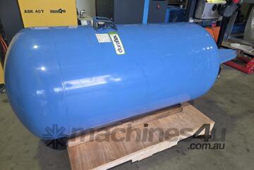 VERTICAL AUSSIE TANKS 60 150 550 650 1,000 10,000 Litre. Horizontal 125 300 500 Litre from $900