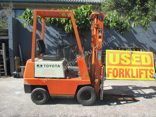 Toyota 900kg Electric Used Forklift #CS243