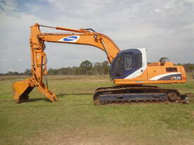 22 tonne excavator - picture0' - Click to enlarge