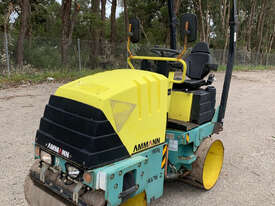Ammann AV16 Vibrating Roller Roller/Compacting - picture1' - Click to enlarge