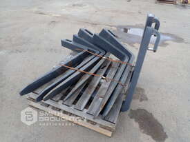 PALLET COMPRISING OF MERLO FORKLIFT TYNES - picture0' - Click to enlarge