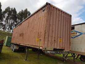 JUMBO HI-CUBE CONTAINER ON TRAILER - picture0' - Click to enlarge