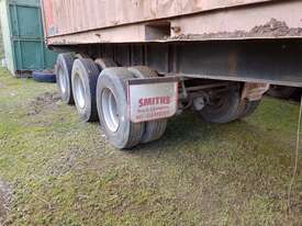 JUMBO HI-CUBE CONTAINER ON TRAILER - picture1' - Click to enlarge