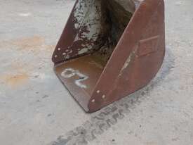 Used 5 Tonne 700mm Gummy Bucket 6 month warranty - picture0' - Click to enlarge