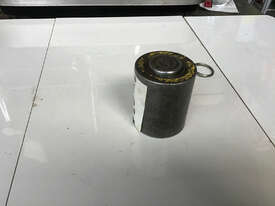Enerpac 10 Ton Hydraulic Single Acting Low Height Cylinder RCS101 - Used Item - picture1' - Click to enlarge