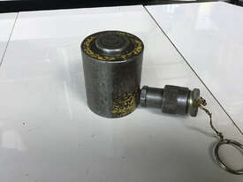 Enerpac 10 Ton Hydraulic Single Acting Low Height Cylinder RCS101 - Used Item - picture2' - Click to enlarge