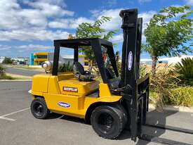 Caterpillar GP50K Forklift - picture0' - Click to enlarge