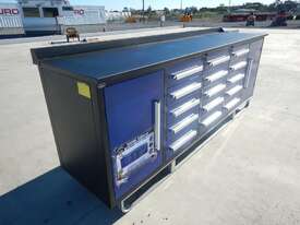 3.0m Work Bench/Tool Cabinet - picture0' - Click to enlarge