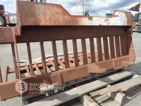 1400MM RAKE BUCKET TO SKID STEER - picture2' - Click to enlarge