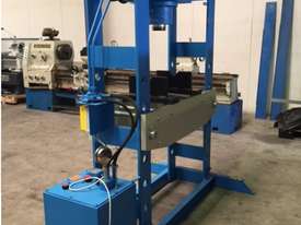 Hydraulic Motor Driven H Frame Press 100 Tonne, Mobile Piston - picture2' - Click to enlarge